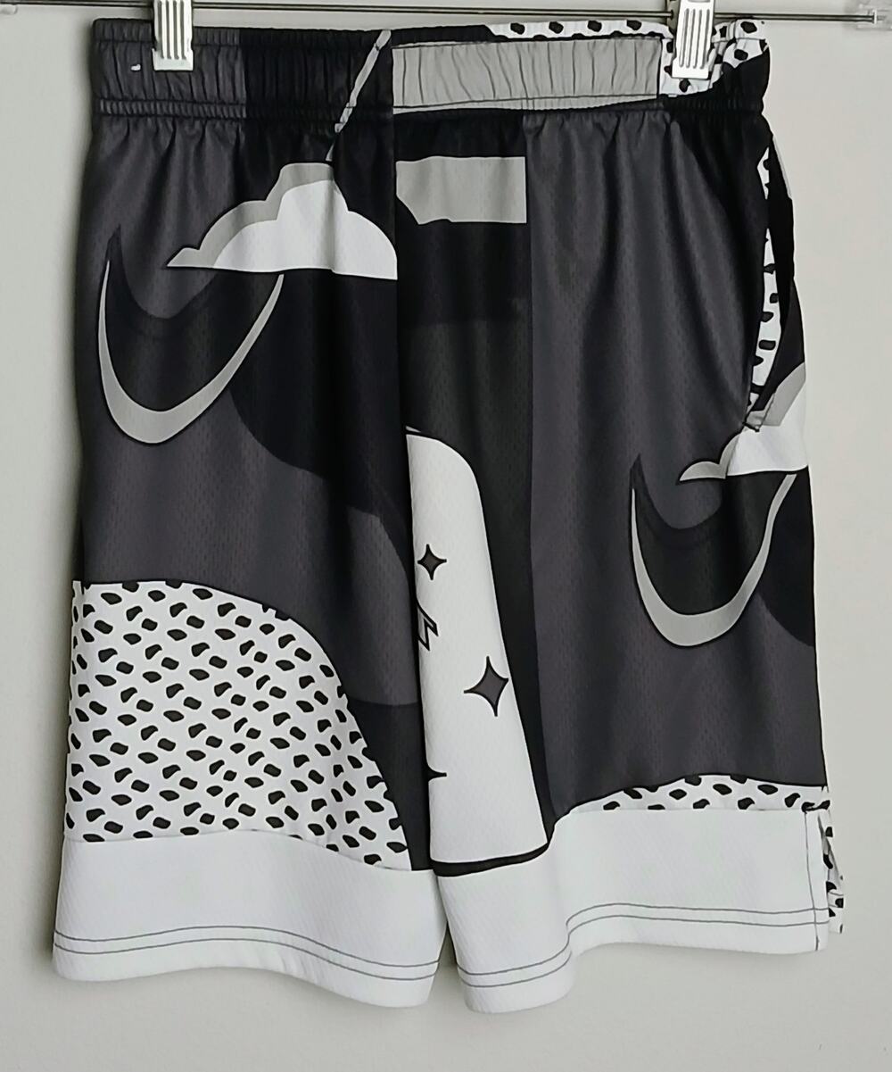 Nike Dri FIT Boys All Over Print Basketball Shorts Black Gray Medium M 5 In